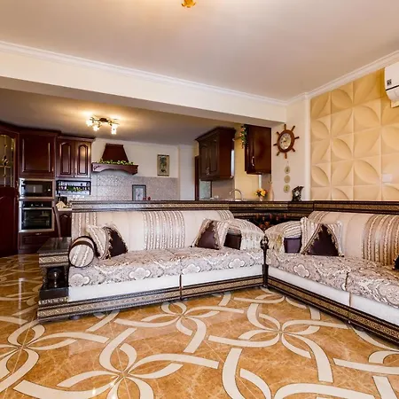 Argy Beach Front Luxury *